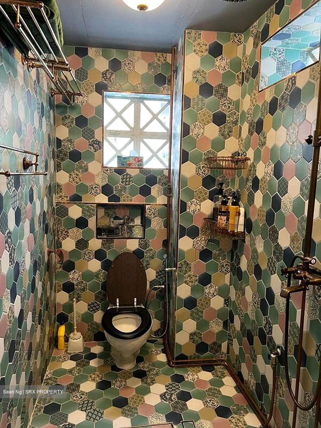 Victoria Theatre (D6), Office #504146081